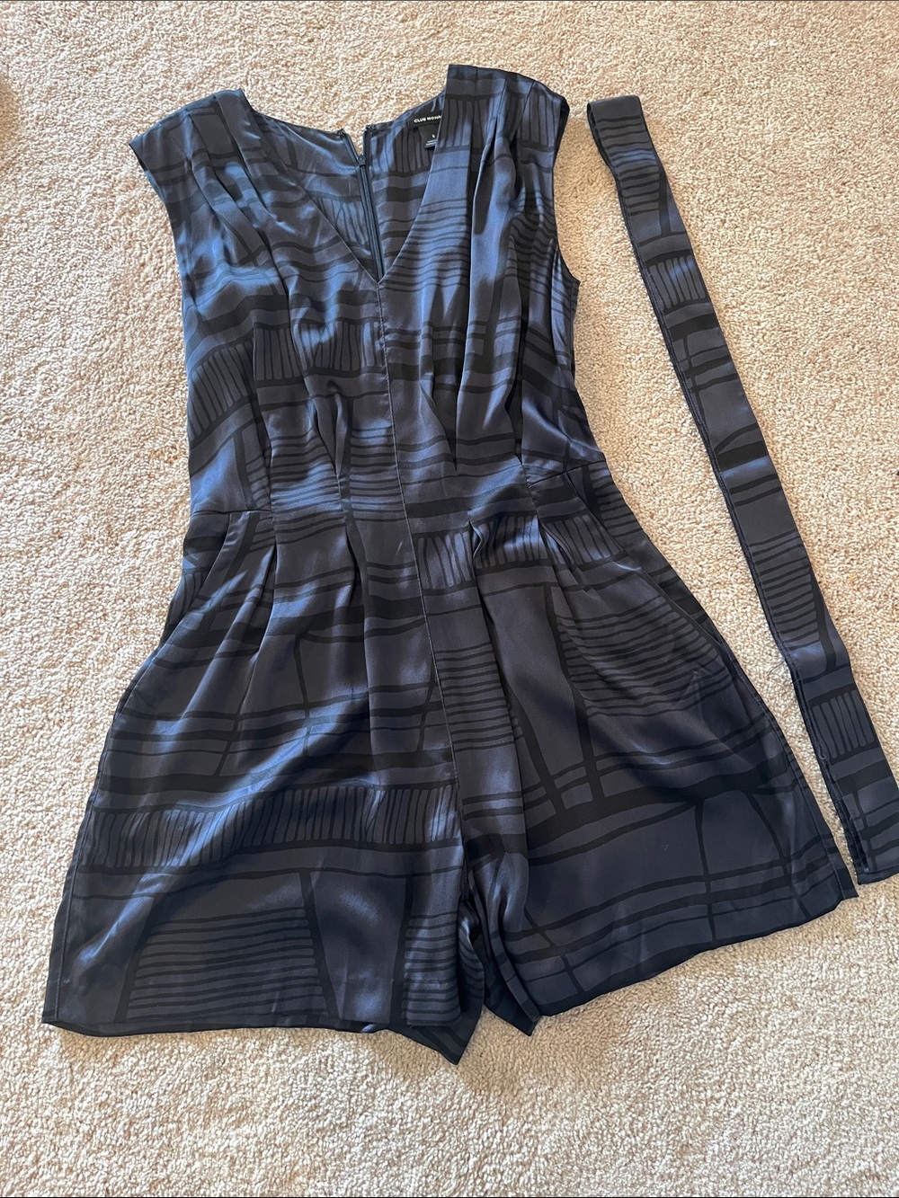 Club Monaco | Black Geometric 100% Silk Belted Romper | Women’s Size 8 NWOT